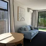 Executive Townhouse In Island Bay