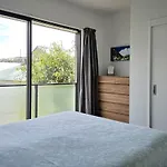 Executive Townhouse In Island Bay