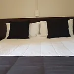 88 Wallace Court Motel