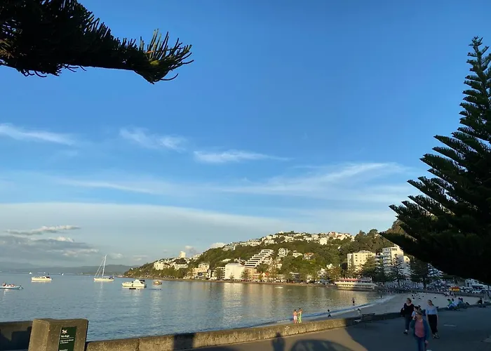 Beach House In Oriental Parade