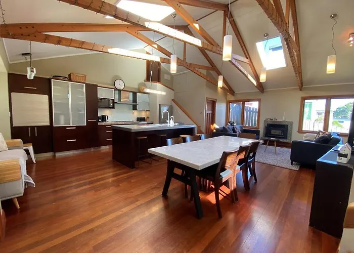 Spacious Wellington Family Oasis