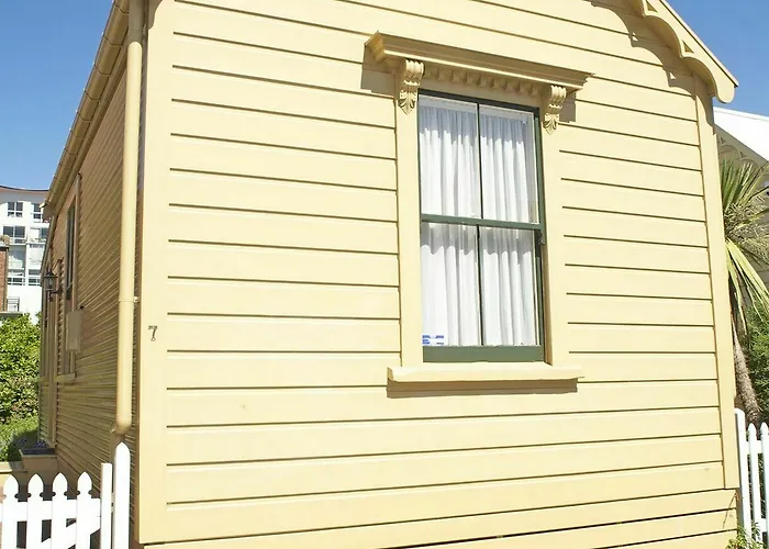 Wellington City Cottages