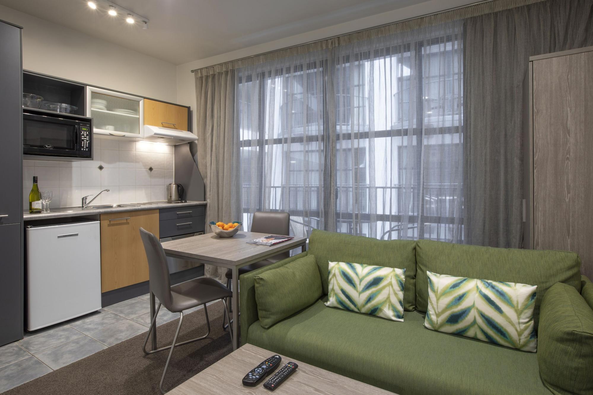 Aparthotel Quest Atrium Serviced 4*