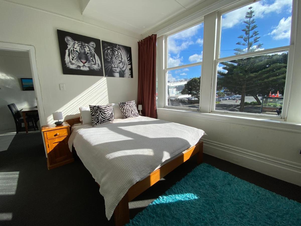 House In Oriental Parade Wellington