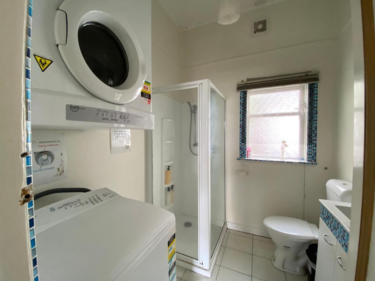 House In Oriental Parade Apartment