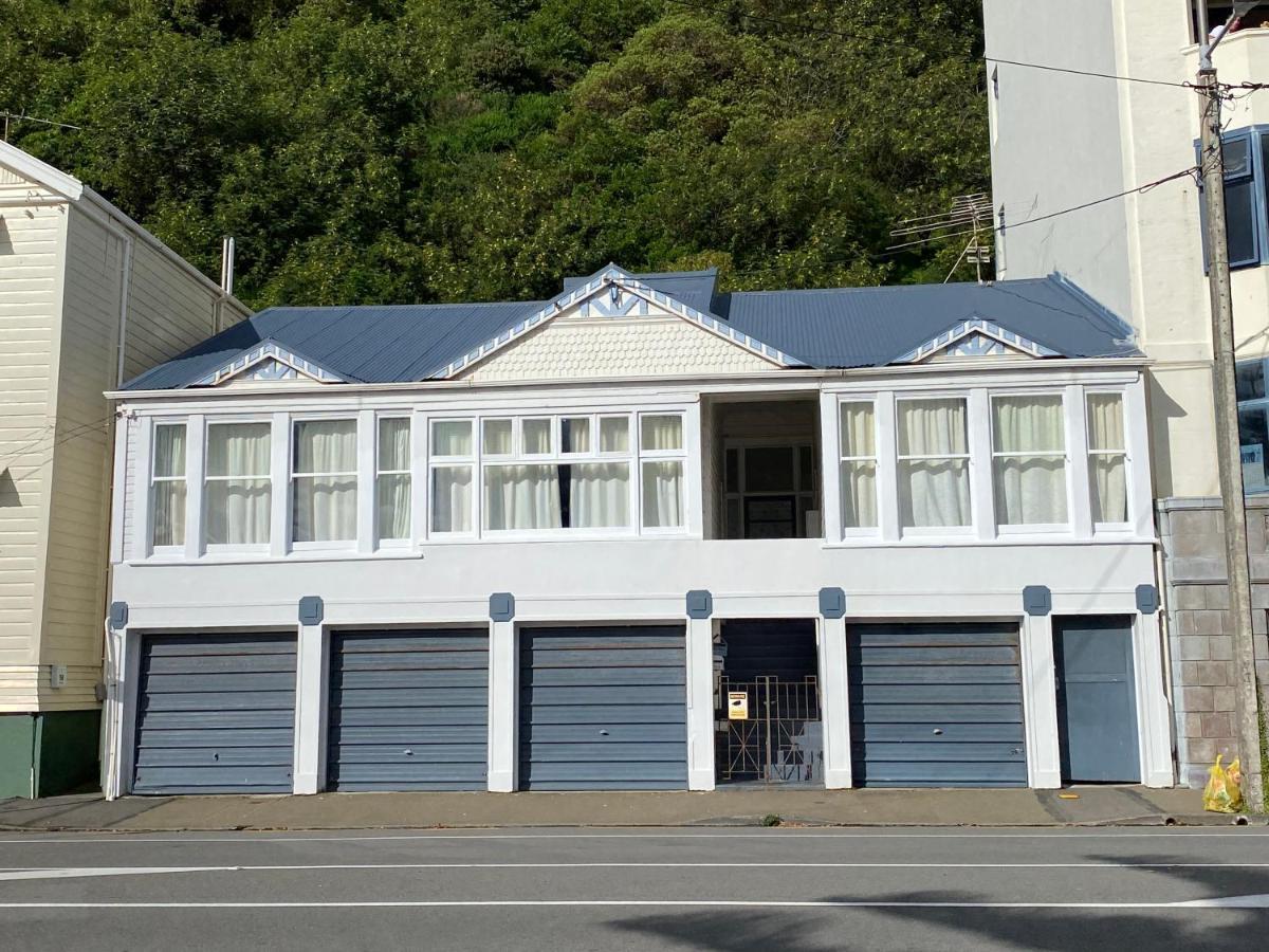 House In Oriental Parade Apartment *