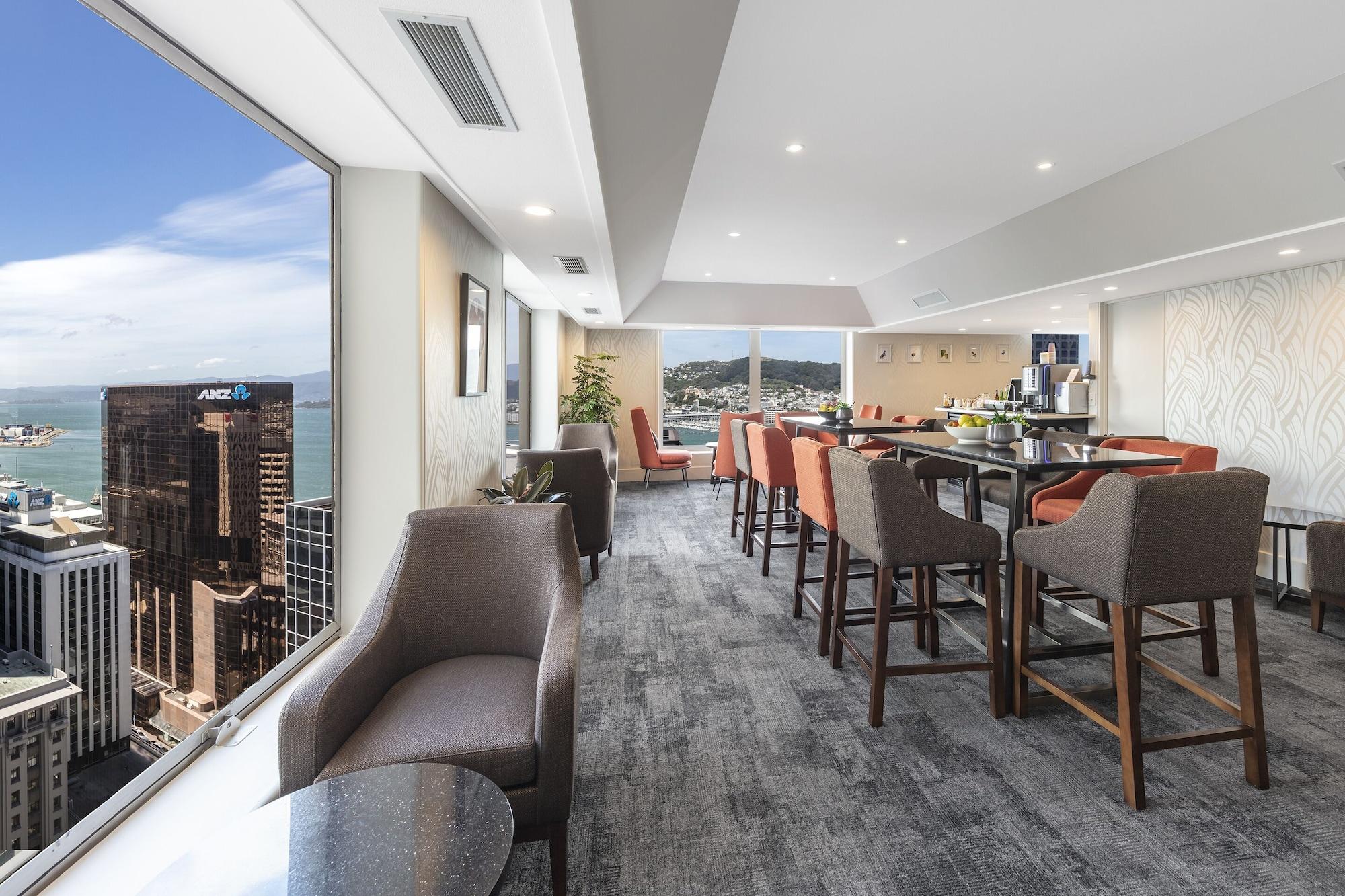 Hotel Cook Grand Chancellor 4*