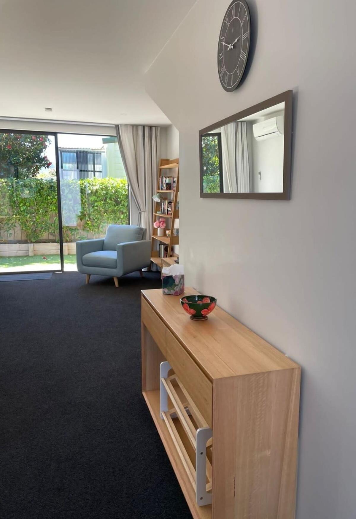 Executive Townhouse In Island Bay Holiday home