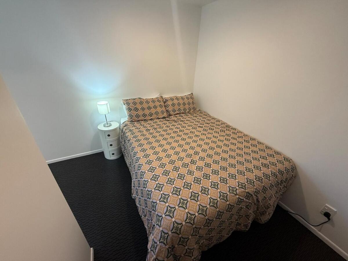 Comfy 2 Bedroom Flat, Close To Apartment