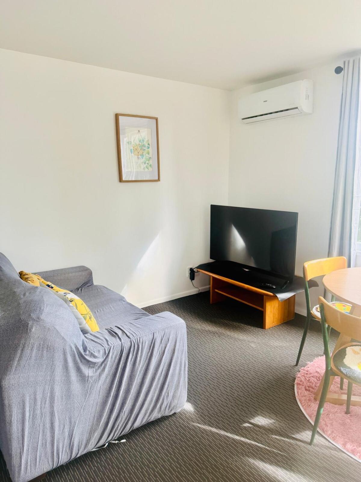 Apartment Comfy 2 Bedroom Flat, Close To Wellington