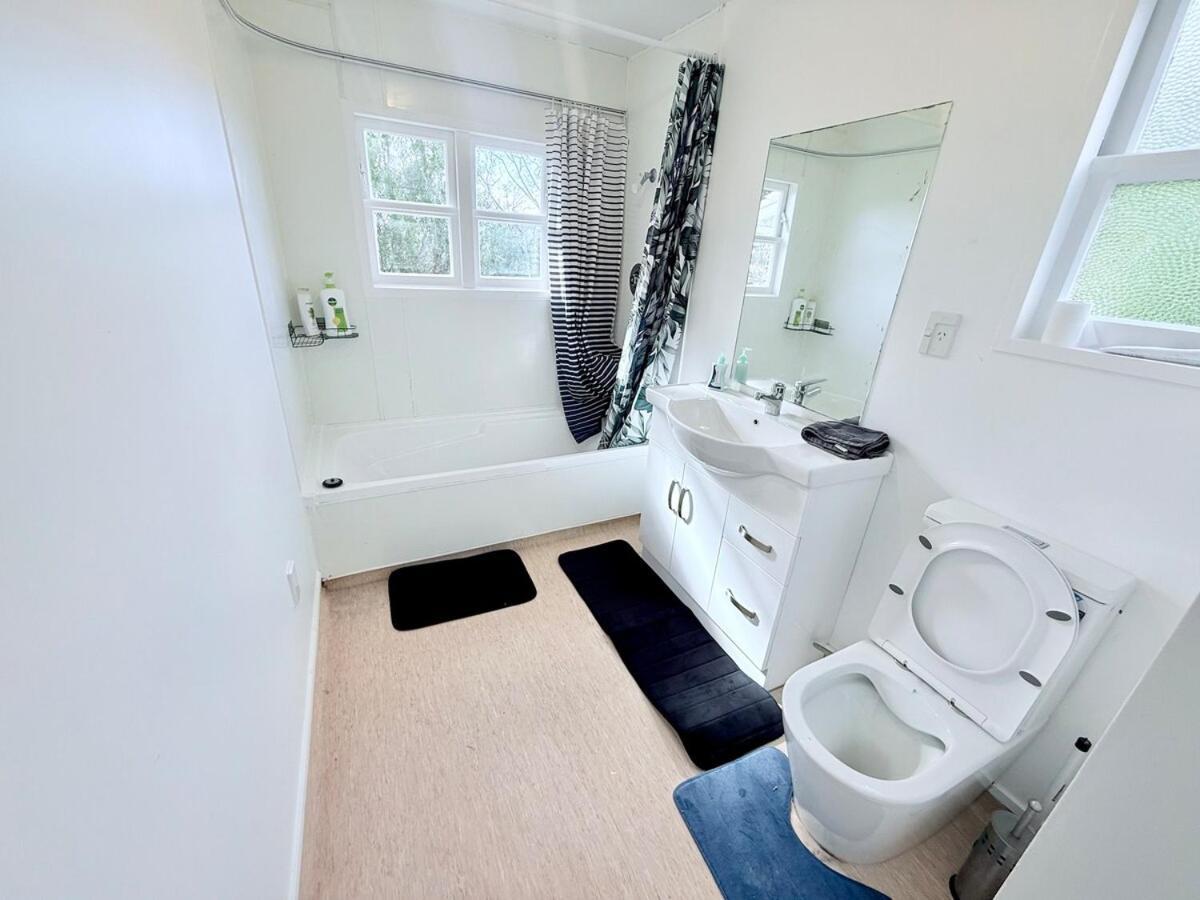 Comfy 2 Bedroom Flat, Close To