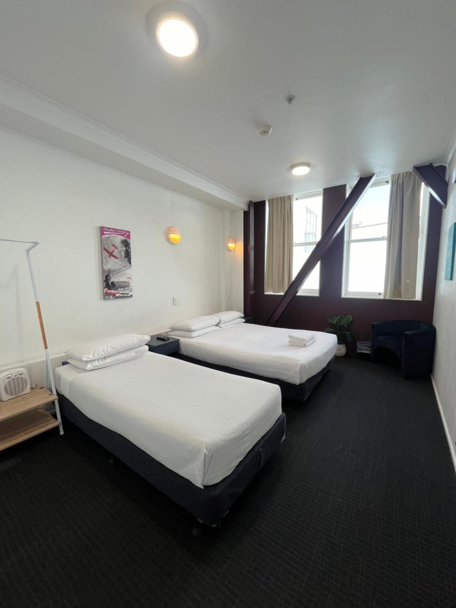 Nomads Capital Backpackers - (adults Only) Hostel