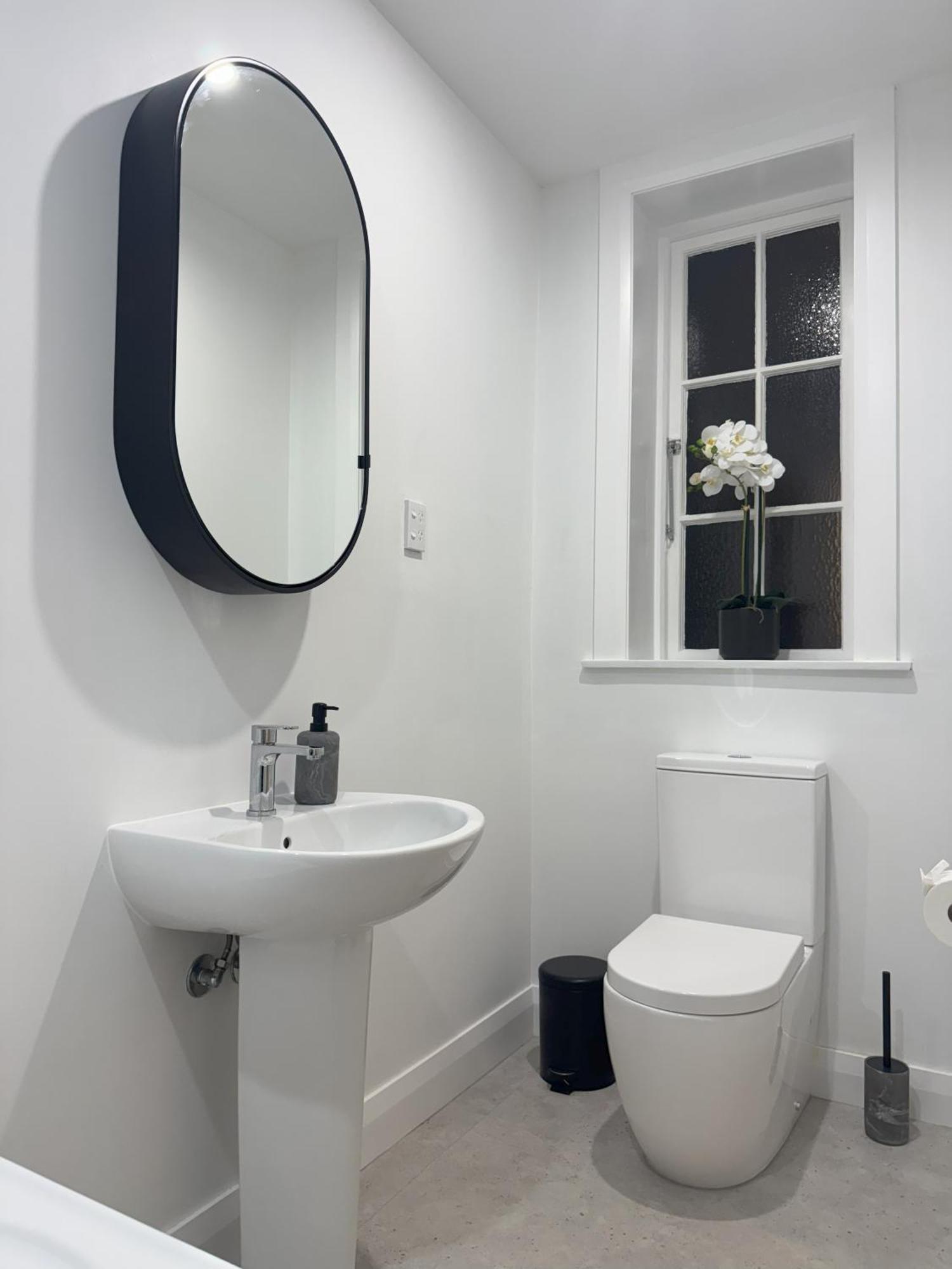 Discerning In Thorndon Apartment Wellington