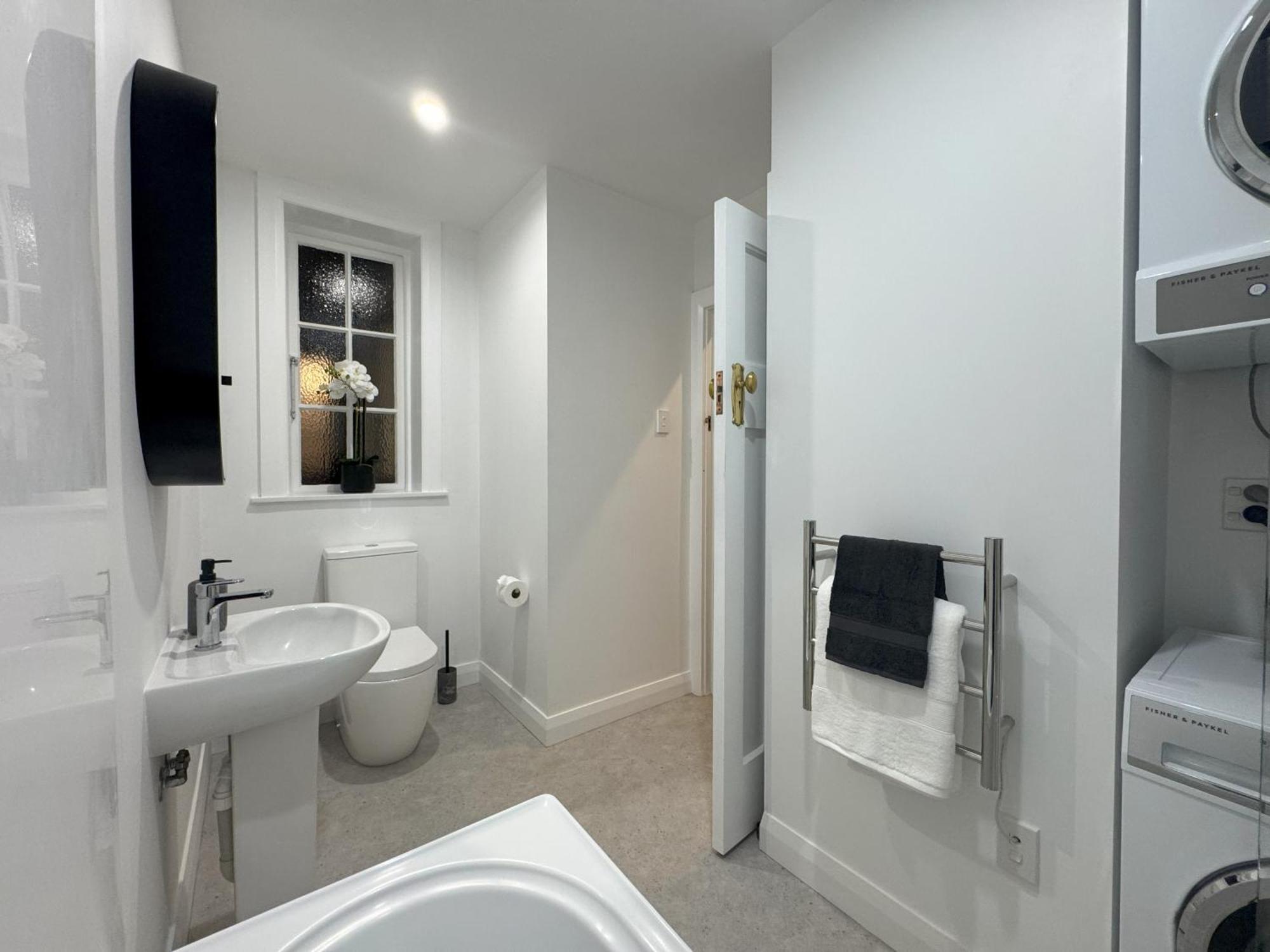 Discerning In Thorndon * Wellington