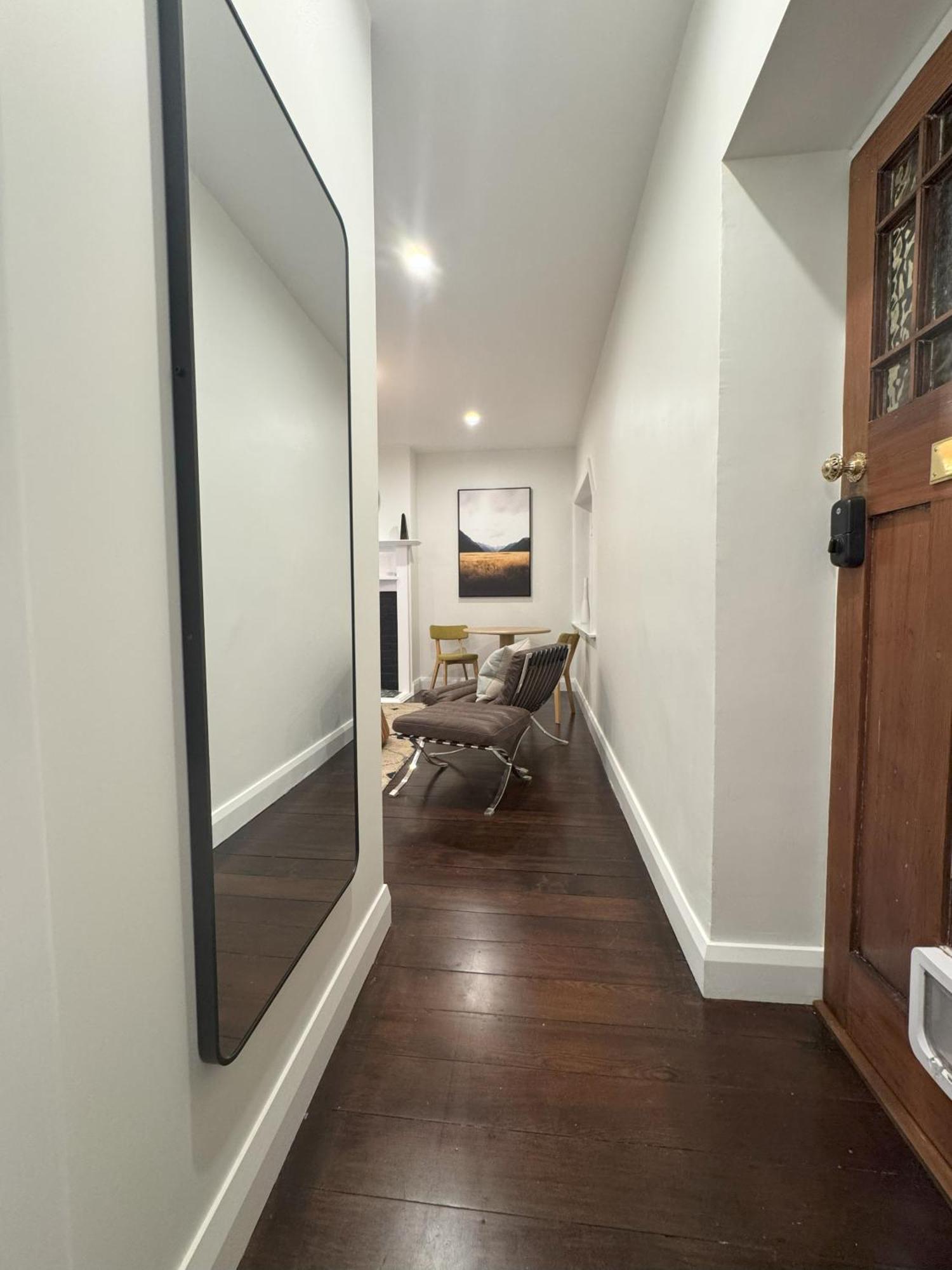 Apartment Discerning In Thorndon Wellington