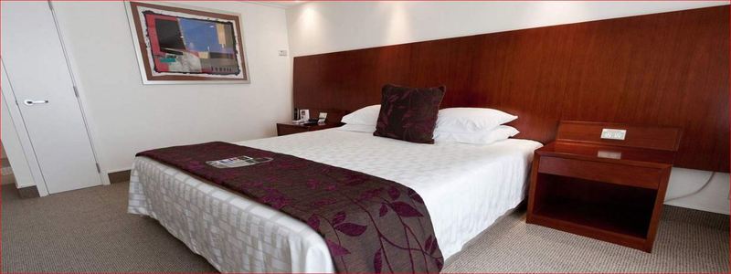 Hotel Cook Grand Chancellor 4*