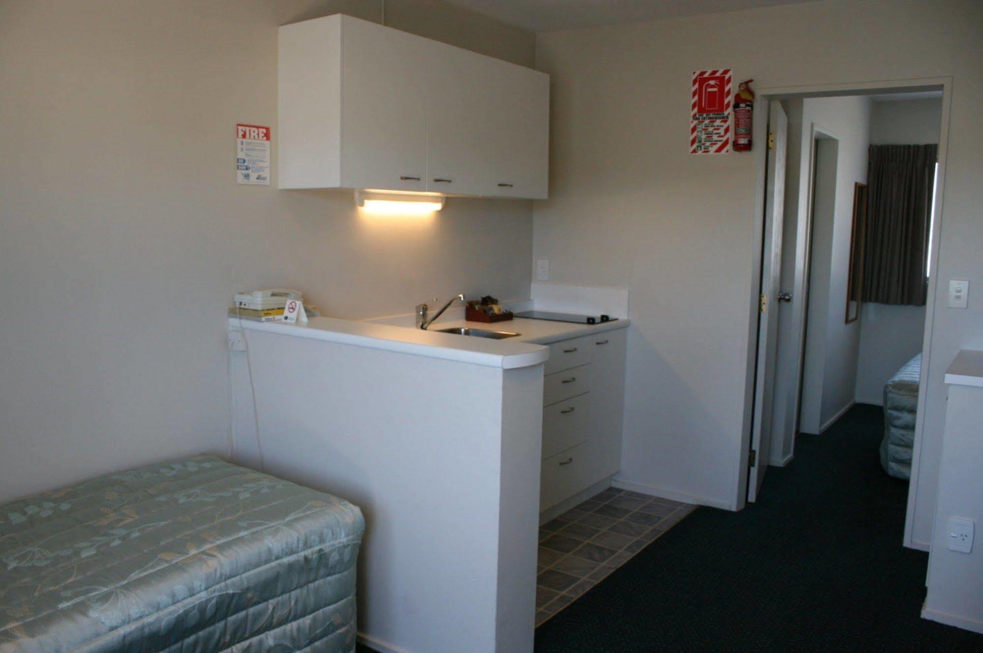 Motel 88 Wallace Court 3*