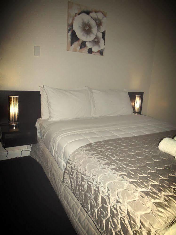 Waterloo & Backpackers Hostel
