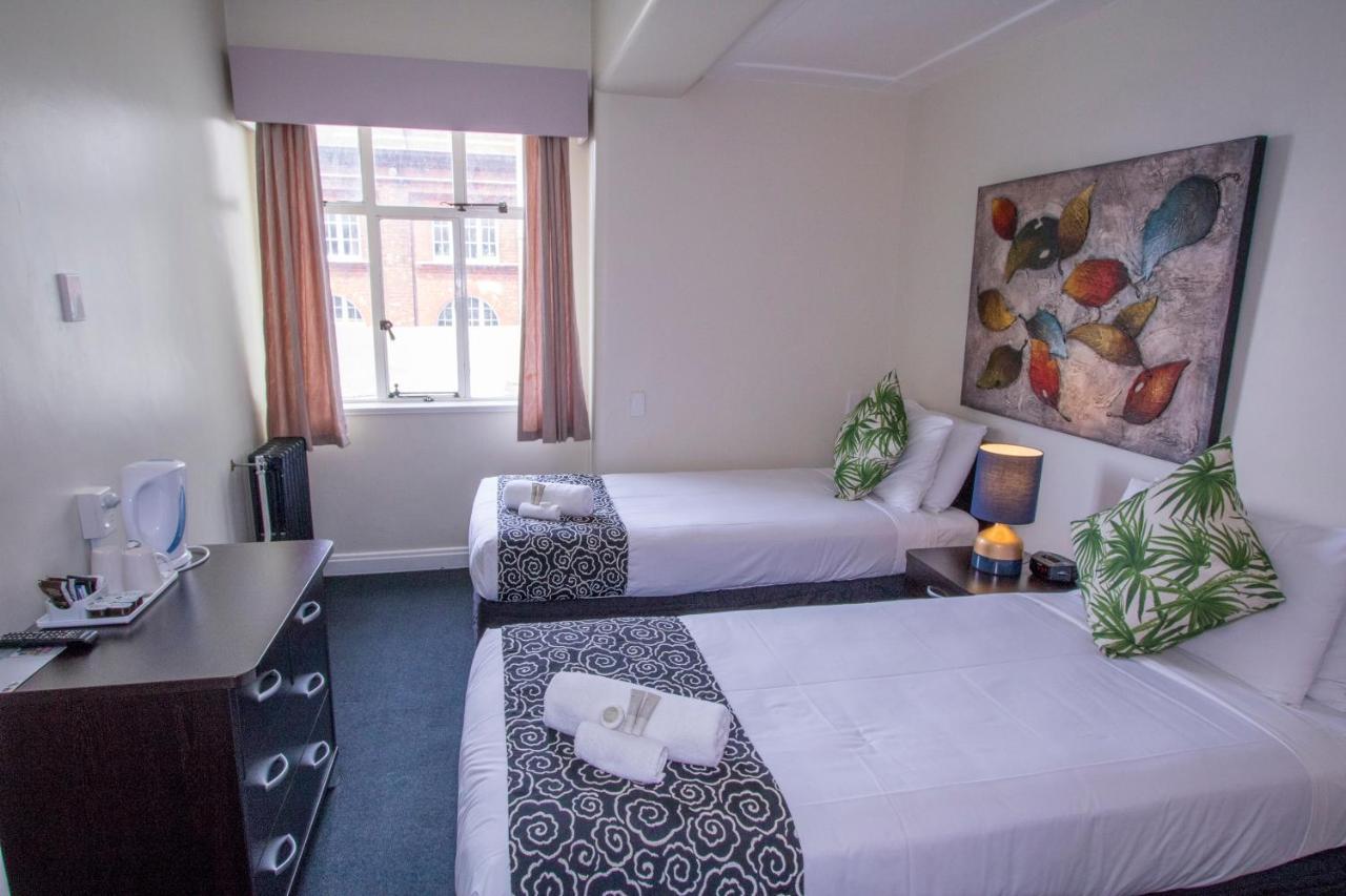 Waterloo & Backpackers Hostel *