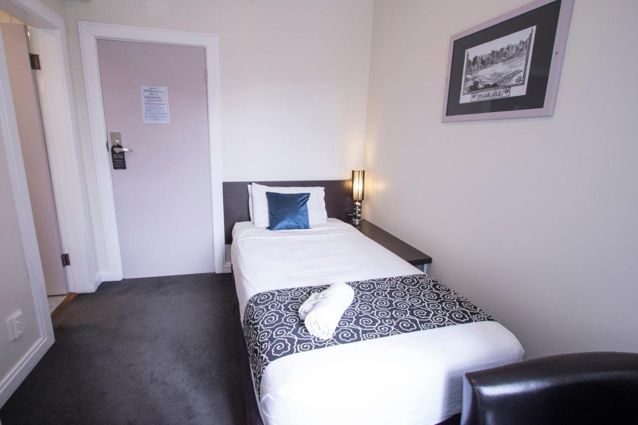 Waterloo & Backpackers Hostel