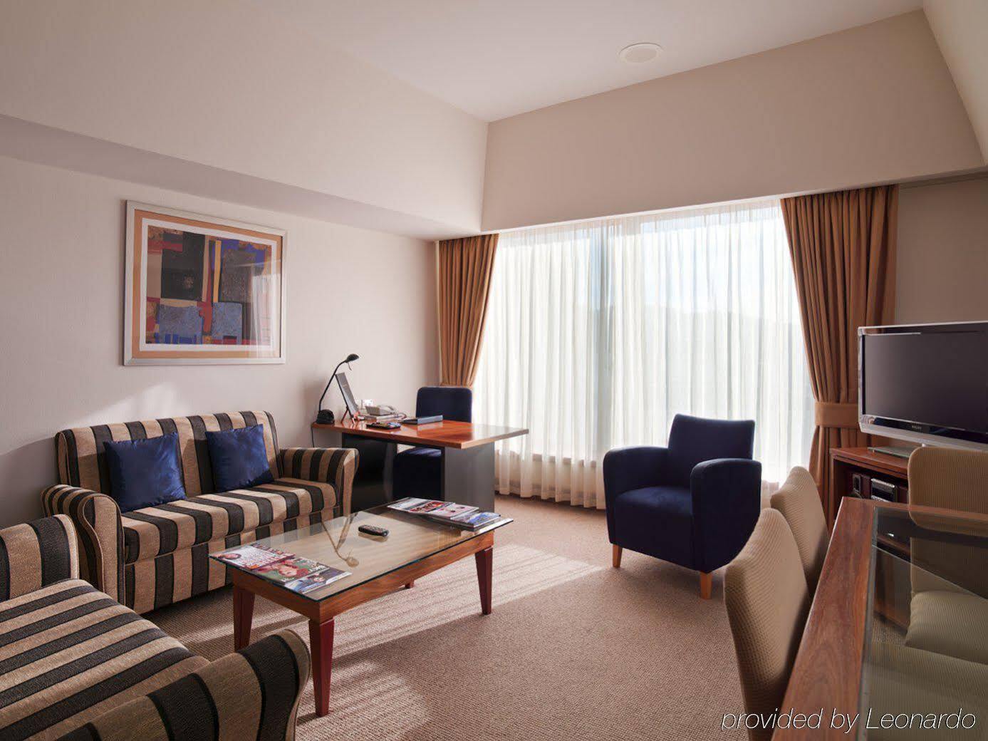 Cook Grand Chancellor Hotel