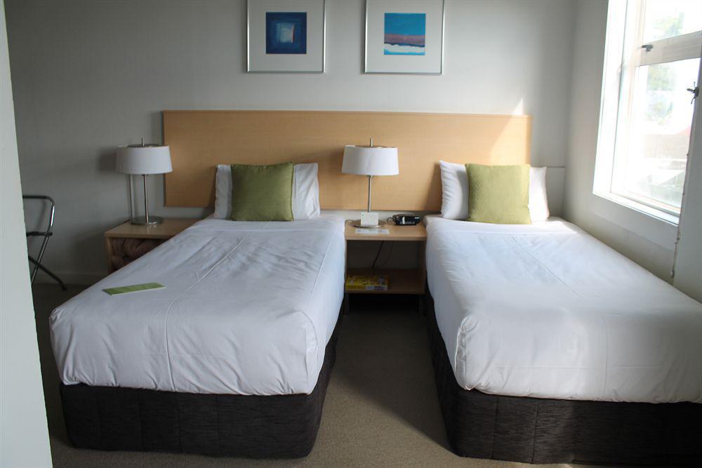 Willis 3* Wellington