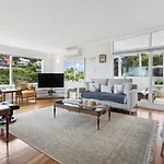 Lohia Lustre - Wellington Holiday Home