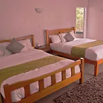 Newlands Court Motel