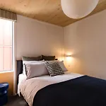 Central & Stylish Townhouse W Parking Option