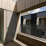 Central & Stylish Townhouse W Parking Option