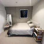Modern Two Bedroom Apartment With Free Parking