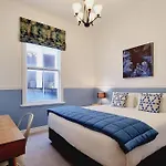 Blue Retreat Thorndon Ft Backyard And Fireplace Minutes To Cbd
