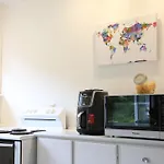 Skyline Haven - Entire Apartment - Free Parking, Espresso, Netflix - 15M To Cbd, Stadium, Ferry