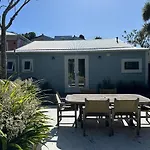 Renovated Two Bedroom Cottage Near The Zoo