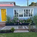 Renovated Two Bedroom Cottage Near The Zoo