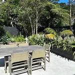 Renovated Two Bedroom Cottage Near The Zoo