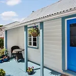 Fairytale Cottage In Thorndon!