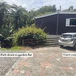 Garden Flat In The Bush