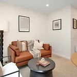 Stylish Stay On Courtenay - 1Br Apt