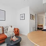 Stylish Stay On Courtenay - 1Br Apt