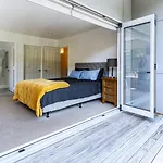 Villa Sebastian - Large Modern Home