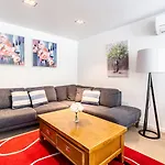 Villa Sebastian - Large Modern Home