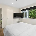Urban Oasis - Johnsonville Holiday Home