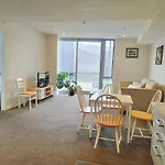3-Bedroom Cbd Elevate Apartment