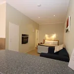Spinnaker Motel