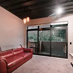 Beautiful Botanic Garden Apartment