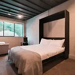Beautiful Botanic Garden Apartment