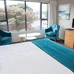 Airport Motor Lodge
