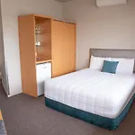 Airport Motor Lodge