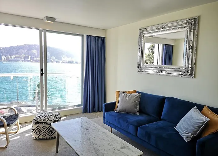 Oriental Bay Waterfront With 180 Views